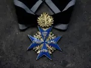 WWI GERMAN BLUE MAX MEDAL RIBBON OAK LEAF-385