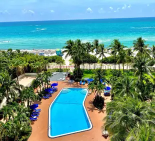 Radisson Resort Miami Beach