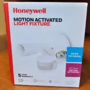 Honeywell NK0000B20610 Dusk to Dawn Motion Activated Light Fixture White New