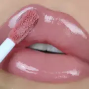 Beauty Creations - Ultra Dazzle Lipgloss Main Squeeze