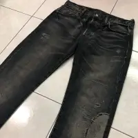 在飛比找蝦皮購物優惠-Levi’s 黑刷色 貼布 小破壞 501 牛仔褲 W32 