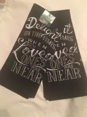 St. Nicholas Sq Christmas Kitchen Towel "Delight..When Loved Ones Are Near"