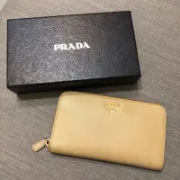 在飛比找蝦皮購物優惠-PRADA皮夾✨二手