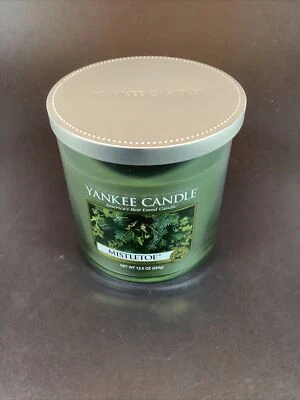 Yankee Candle- Mistletoe- Medium 2-Wick Tumbler Jar 12.5 oz Green Wax