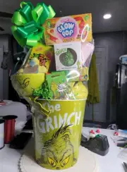 THE GRINCH CUSTOME MADE GIFT BASKET