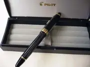 Pilot NAMIKI Custom 823 Fountain Pen Clear Black 14K Plunger Japan F / M / B