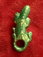 VTG Hand painted Lacquered Wood Art Pin Green Lizard Geico Lapel Pinback Brooch