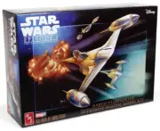 STAR WARS The Phantom Menace Naboo StarFighter - 1/48 Scale Model Kit AMT1376