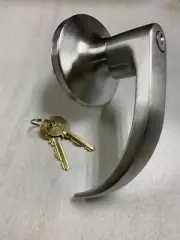 Yale AU546F 626 LC - Exit Device Locking Lever with Keys