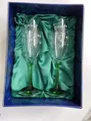 NIB Irish Hand Cut Harp Claddagh Champagne Flutes With Box Emerald Green Stems