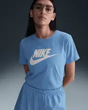 Nike Sportswear Essentials Women's Logo T-Shirt