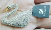Vint Encrusted Pave Swarovski Crystal Swan Pin Brooch NWT Small Signed