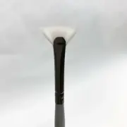 NYX Makeup Brush B32 Fan-Tastic Lash Brush