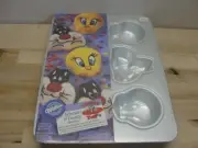 NEW WILTON SYLVESTER & TWEETY MINI PAN MUFFIN
