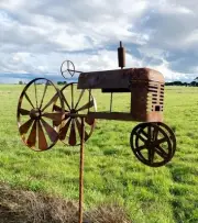 FARMYARD TRACTOR WIND SPINNER
