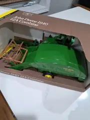 VTG~ JOHN DEERE 1940 12A COMBINE~ ERTL ~ 1:16~ NEW IN BOX ITEM #5601~MINT!