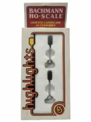 HO Scale Bachmann 42433 Lighted Landscape Accessories Traffic Lamp NEW