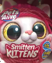 ZURU PETS ALIVE SMITTEN KITTENS TOY WITH GLOW IN THE DARK EYES & 10x SOUNDS NEW