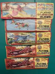 NIP VINTAGE FLYING GLIDERS FAMOUS WWII PLANES KITS SET OF 5 MADE IN TAIWAN