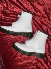 Dr. Martens Women’s US Size 8 White Embossed Croc Foe Leather New