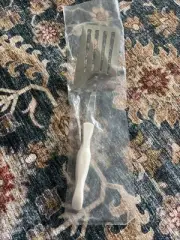 CUTCO #1716 SLOTTED TURNER Spatula Flipper 12 1/2" White BRAND NEW in BAG