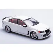 1:18 HSV W427 - Heron White