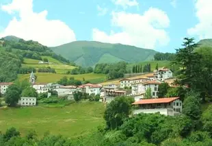 盧賽德美麗山景 4 房之家飯店 - 附專屬花園和無線上網