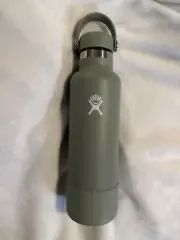 Hydro Flask 21 oz Standard Mouth Water Bottle AGAVE GREEN BOTTLE, LID & SLEEVE