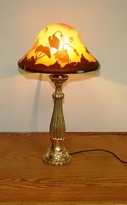 FRENCH REPRODUCTION CAMEO GLASS "DAUM NANCY" TABLE LAMP EUROPE POST 1940