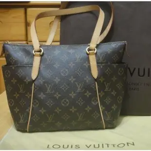 保證真品法國購回~LV 路易威登 TOTALLY Monogram 荖花 側口袋 肩背包--有購證-M56688