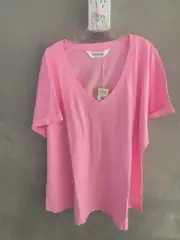 Taking Shape Virtuelle V Neck Bold Intention T shirt Bright Pink Sz M Bnwt H37