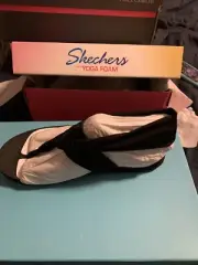 Skechers Studio Kicks Sz 5 Blk Yoga Foam NIB Comfort Boho Beach Cruise Vacation