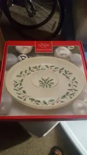 Lenox Holiday Pattern 12" Dip and Chip Bowl - NIB