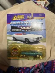 ⚡Johnny Lightning ~ 1970 Dodge Challenger Green Muscle Cars hole In plastic