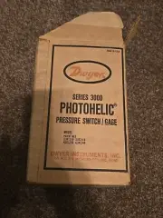 Dwyer Series 3000 PhotoHelic Pressure