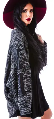 [Twiin] Back Boned Knitted Cape