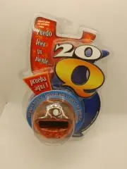 Radica 20 Questions 20Q Handheld Electronic Game 2005 Red New Sealed SPANISH