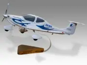 Diamond DA40 Asia Pacific Flight Training Desk Wood Airplane Small Scale 1/32