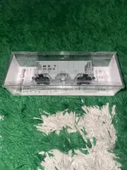 Kadee HO PS 2-Bay Covered Hopper Missouri-Kansas-Texas MKT #34220 8615