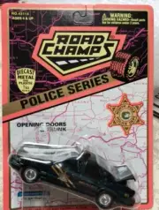 T4-88 ROAD CHAMPS POLICE SERIES - NORTH POLE POLICE DEPT - 1:43 SCALE