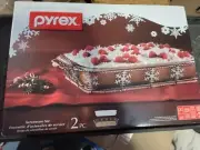 Pyrex 3 Quart 9 x 13 Limited Edition Snowflake 2 pc Basket Set 1057355 NIB
