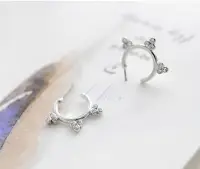 在飛比找Yahoo!奇摩拍賣優惠-【圓形小鑽耳環】韓國耳環 水鑽耳環 鋯石耳環 圓形耳環 圓圈