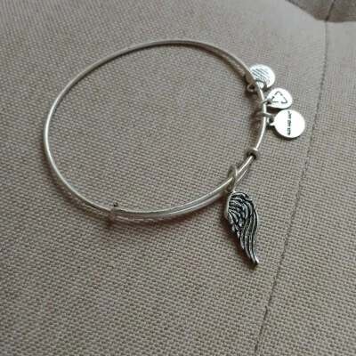 NEW Alex and Ani silver wings angel wing bracelet bangle