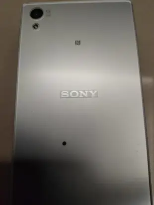 全新手機 sony xperia z5 e6653 4G lte line 3G+32GB 背蓋有一點