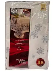 NOS Holiday Things Holly & Berries Tablecloth Christmas Oval 60 x84” Poinsettias