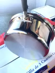 olla de 3 quartos con su tapa stainless steel construida en 5 capas Olisa Ware