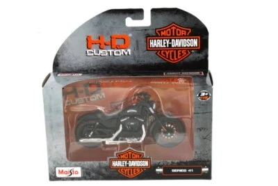 2014 HARLEY DAVIDSON SPORTSTER IRON 883 1/18 scale DIECAST MOTORCYCLE 31360/41
