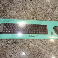 在飛比找旋轉拍賣優惠-Logitech Wireless Keyboard And