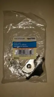 New never opened stanley window sash lock satin nickel finish free ship in us!