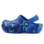 CROCS CLASSIC PRINTED CLOG K卡駱馳 洞洞鞋 防水 小中童 迷彩藍 R7008 (205813-4JL)